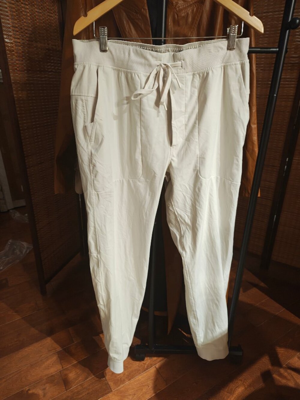 Lululemon ABC pants XL - like new condition